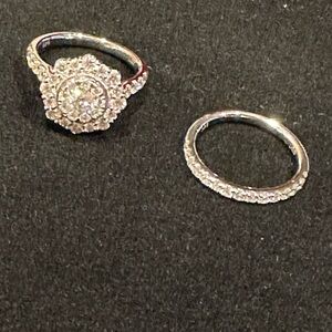 NEW 2 piece Bridal Diamond set
Size 7